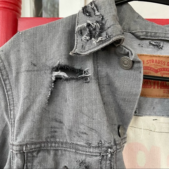 Levi’s vintage jacket upcycled with a depop canvas bag ❤️ - Picture 2 of 3
